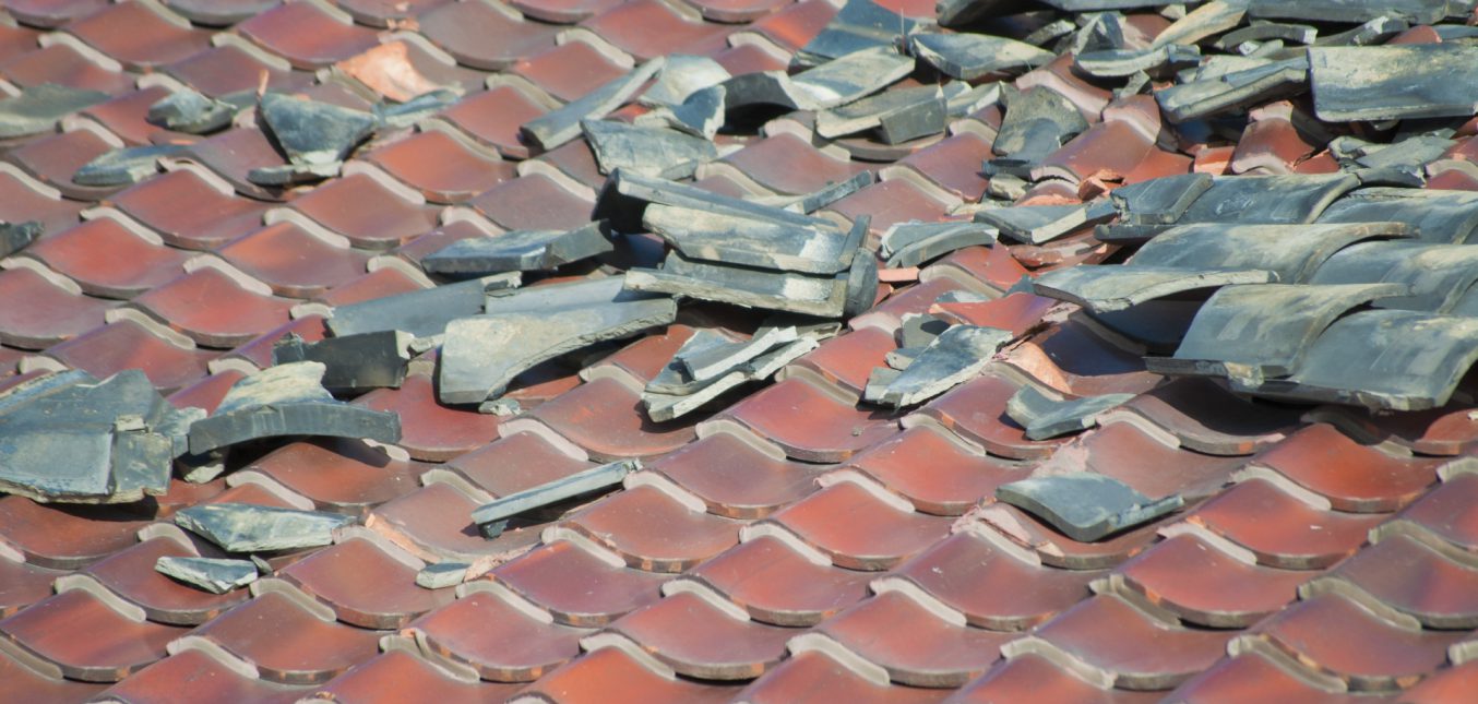 屋根のリフォームに火災保険は使える？補償されないケースは？